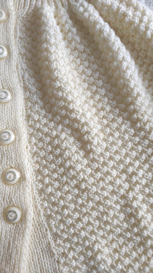 Kız Çocuk Beyaz Örgü Kolsuz Hırka - Görsel 3