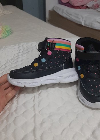 Kız Çocuk Renkli bot - Görsel 3