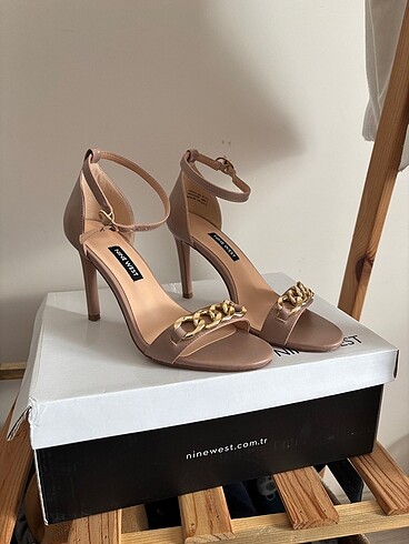Nine west pudra topuklu