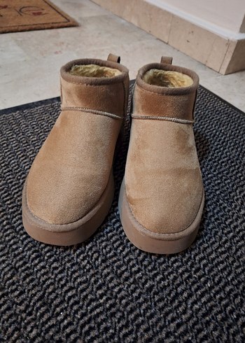 Bej Süet Kadın Kürklü kisa Bot - Görsel 3