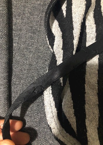 Gri Zebra Desenli Uzun Kollu Kadın hırka - Görsel 6