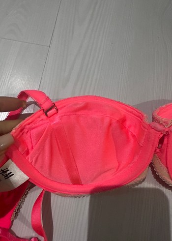 Yeni H&M Pembe Dantel Detaylı sütyen - Görsel 2