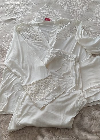 Bohem Tarzı Beyaz Kadın Pijama Takımı