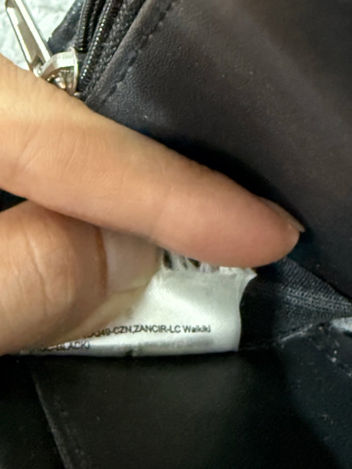 Zincir Detaylı Siyah Deri Kadın Cüzdan - Görsel 3