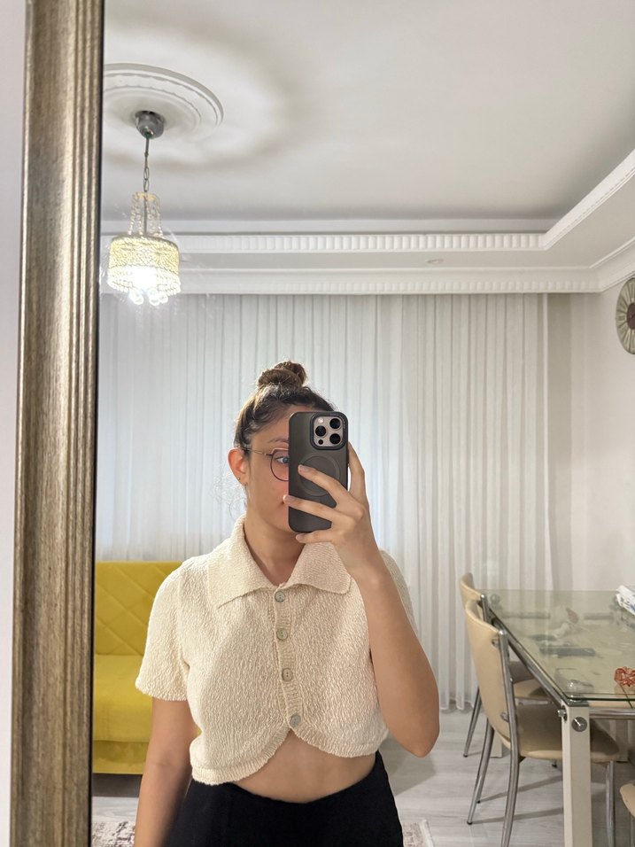 Bej Düğmeli Kısa Kollu Kadın Bluz - Görsel 2