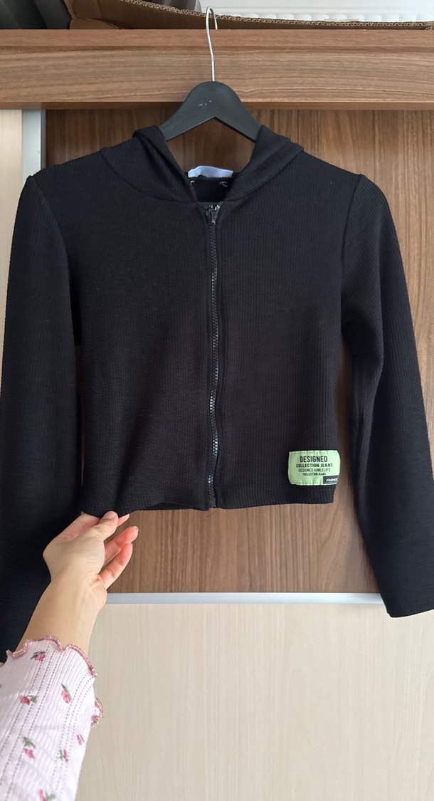 Fermuarlı Siyah Mini Spor Üst - Görsel 4