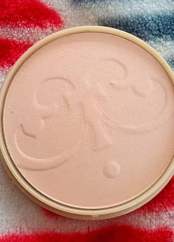 Beden rimmel london stay matte pudra