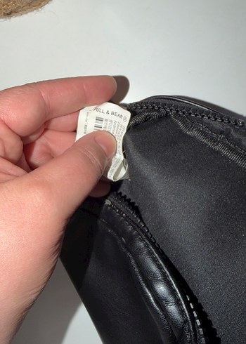 Pull and Bear Deri Siyah Kadın Çapraz Çanta