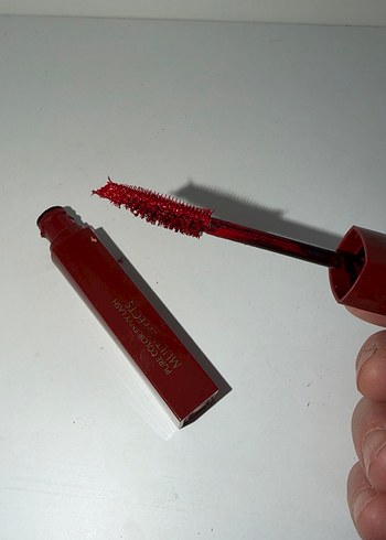 Kırmızı rimel maskara - Görsel 3