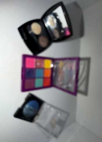 Çok Renkli Göz Farı Paletleri - Görsel 3