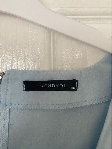 Trendyol & Milla Kirazlı bluz crop