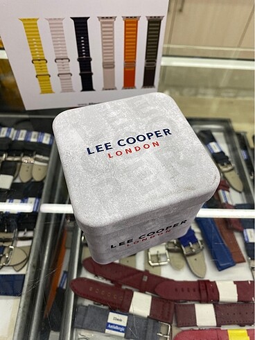 lee cooper saat kutu