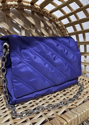 Zincir Detaylı Parlak Mor Kadın Çantası Pull and Bear - Görsel 2