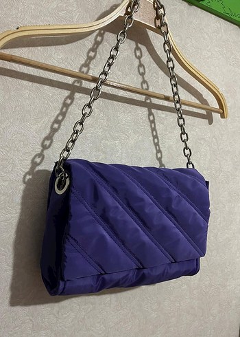 Zincir Detaylı Parlak Mor Kadın Çantası Pull and Bear - Görsel 10