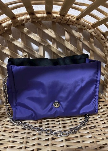 Zincir Detaylı Parlak Mor Kadın Çantası Pull and Bear - Görsel 4