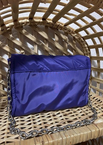 Zincir Detaylı Parlak Mor Kadın Çantası Pull and Bear - Görsel 7