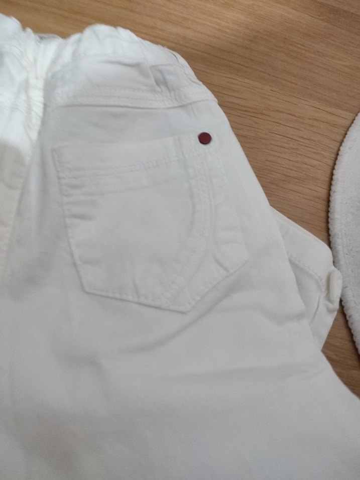 Düğmeli Beyaz Keten Mini Pantolon - Görsel 5