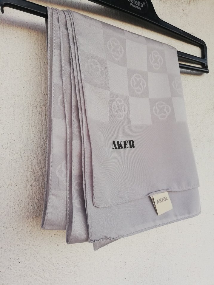 Gri Kadın şal - Görsel 3