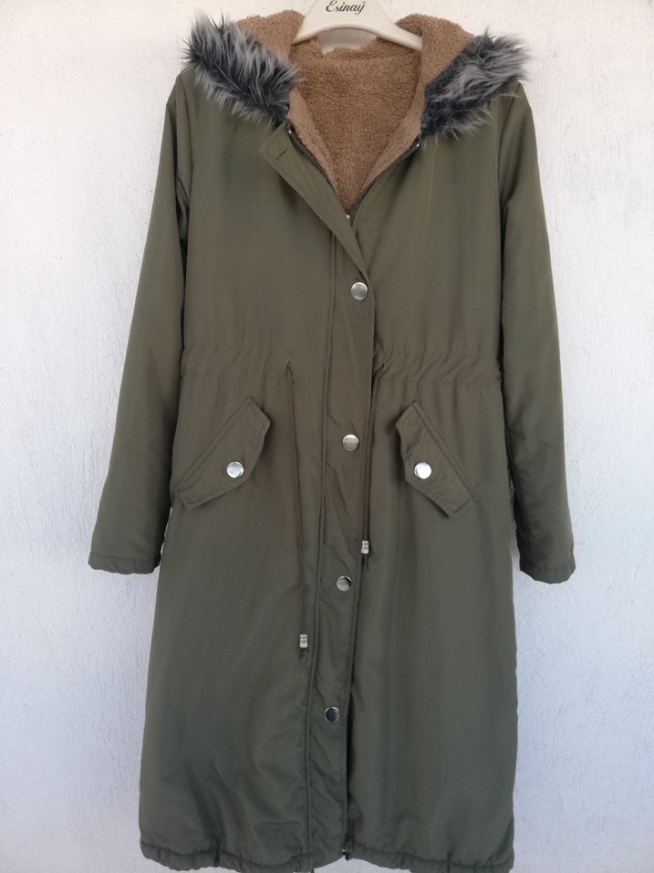 Düğmeli, Kapüşonlu Uzun Kadın Mont - Görsel 2