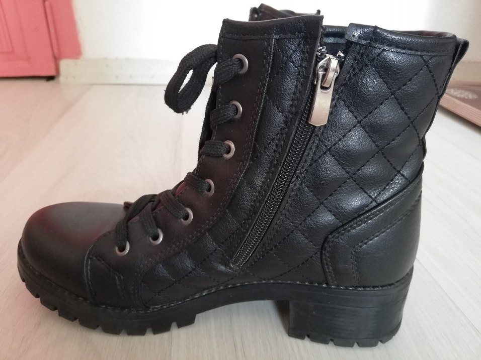 Siyah Deri Goth Tarzı Tokalı Kadın Bot - Görsel 2