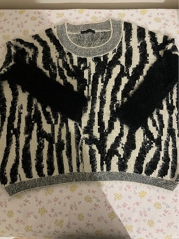 Polo garage zebra desenli kazak