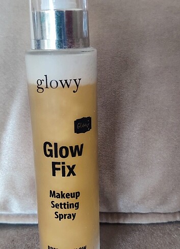 Diğer GLowy Glow Fix Işıltılı Makyaj Sabitleme Spreyi
