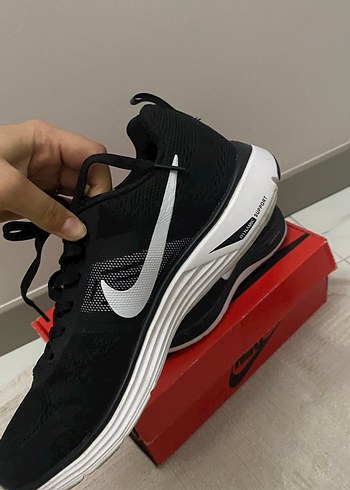 Nike Siyah Elastik Bağcıklı Spor Koşu Ayakkabısı - Görsel 3