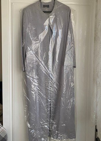 Boncuk Detaylı Uzun Gri Kadın Elbise - Görsel 3