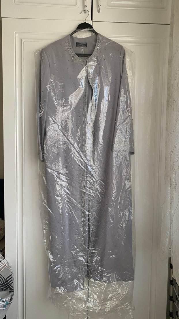 Boncuk Detaylı Uzun Gri Kadın Elbise - Görsel 3