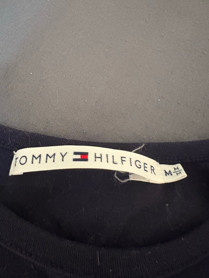 Erkek Siyah Yüksek Yakalı Kolsuz Atlet tommy hilfiger orijinal - Görsel 2