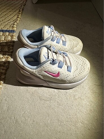 Nike kız çocuk ayakkabısı