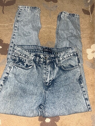 Yırtık jean