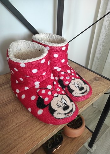 Kız Çocuk Kırmızı Minnie Baskılı Sıcak Ev Terliği - Görsel 4