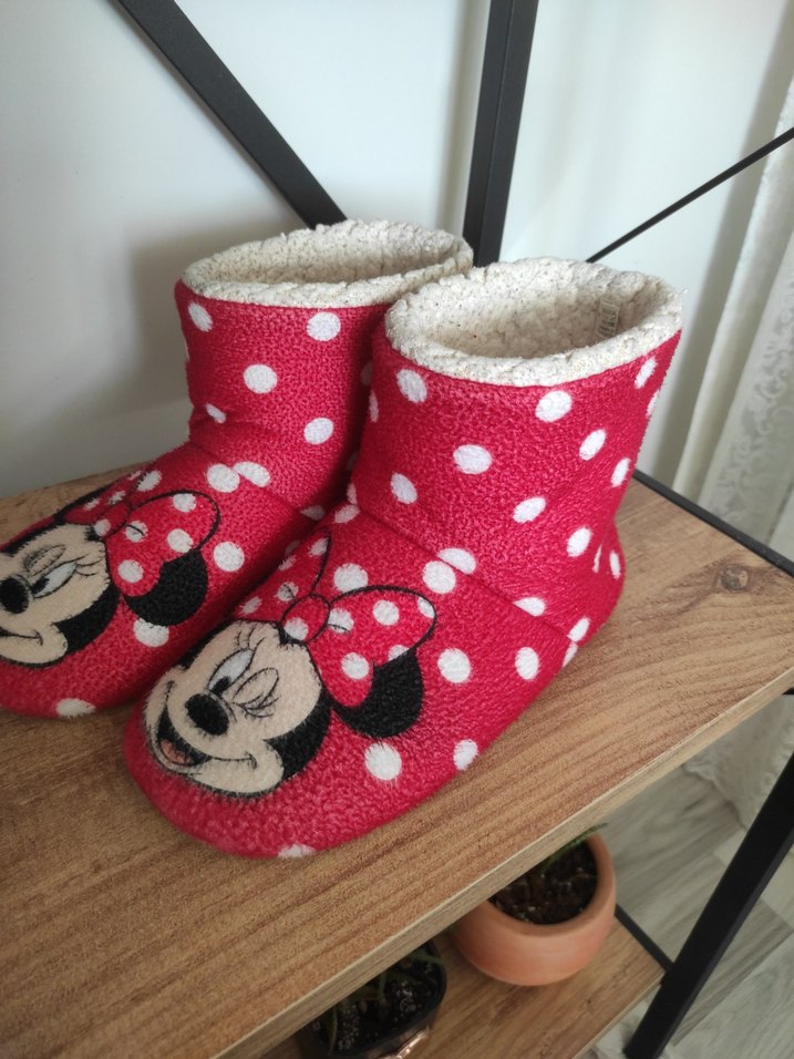 Kız Çocuk Kırmızı Minnie Baskılı Sıcak Ev Terliği - Görsel 3