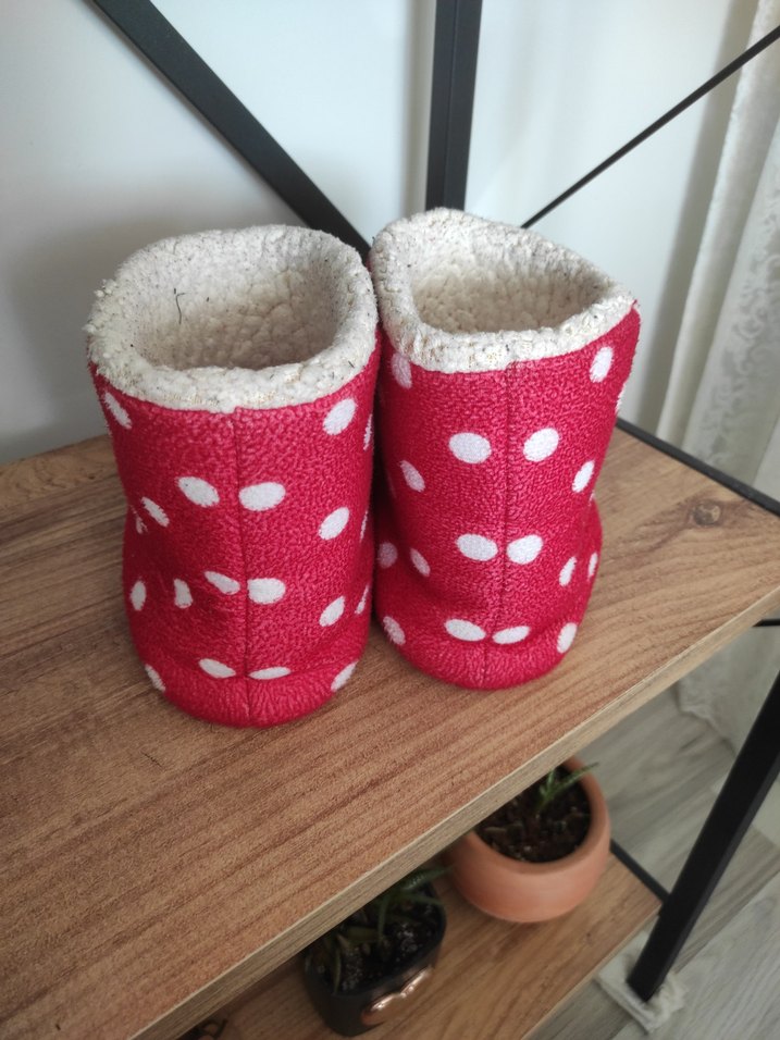 Kız Çocuk Kırmızı Minnie Baskılı Sıcak Ev Terliği - Görsel 2