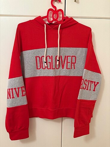 Ambar kırmızı kapüşonlu sweatshirt