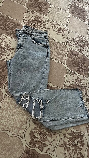 Diğer Kadın yırtık jean pantolon