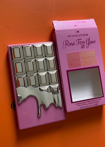 Revolution Rose Fizz Glow Aydınlatıcı Paleti