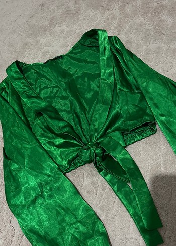 Saten Yeşil Uzun Kollu Kadın Bluz - Görsel 3