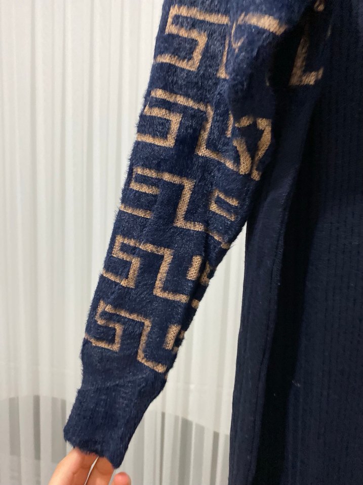 Lacivert Desenli Uzun Triko Elbise tesettür - Görsel 5