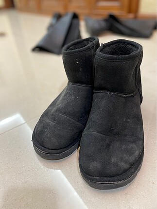 Siyah Mini Ugg