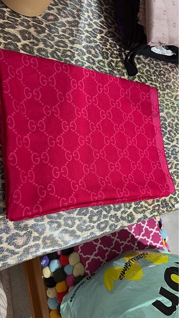 Pembe gucci sal cift tarafli