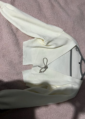 Beyaz V Yaka Örgü Mini Hırka - Görsel 2