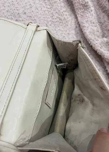 bershla Beyaz Deri Zincir Detaylı Kadın Çanta - Görsel 4