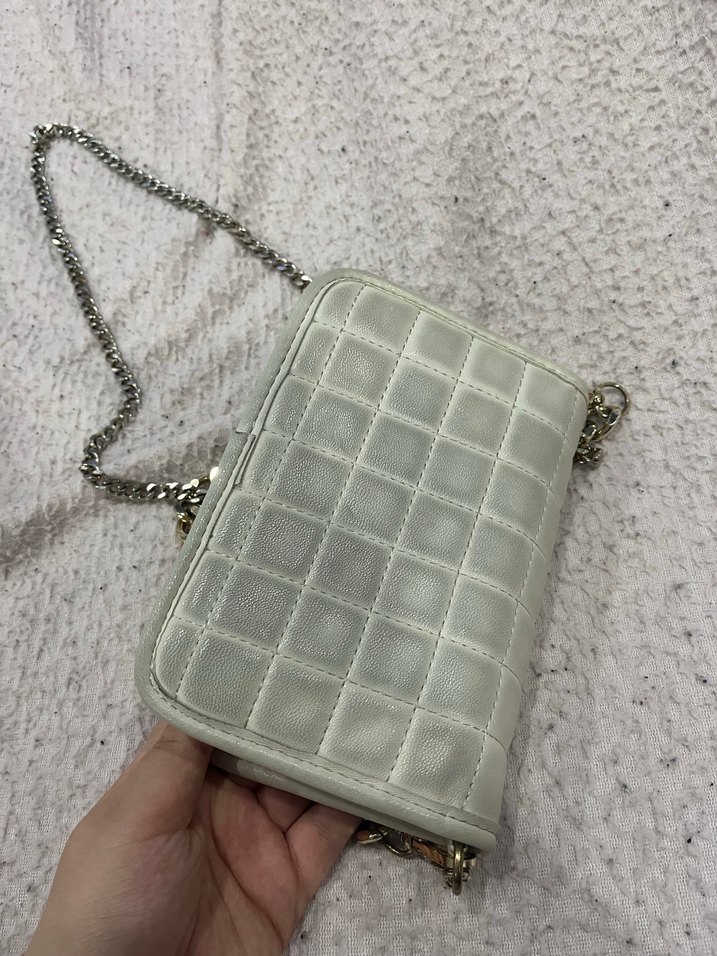 bershla Beyaz Deri Zincir Detaylı Kadın Çanta - Görsel 3