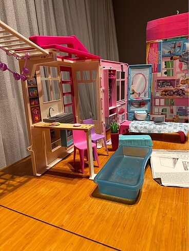 Beden Renk Barbie Evi