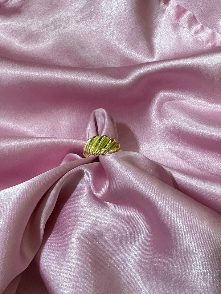 Altın Renkli Pilili Kadın Yüzük - Görsel 2