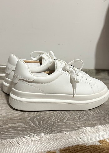 Beyaz PULL BEAR erkek ayakkabı - Görsel 2