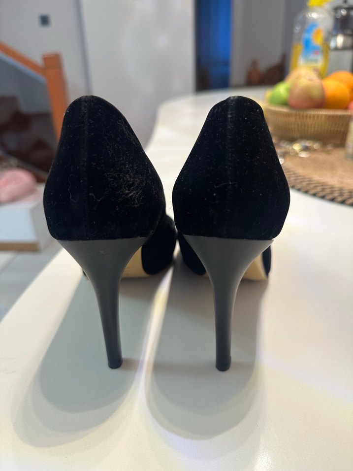 Siyah Süet Stiletto Topuklu Kadın Ayakkabı - Görsel 2