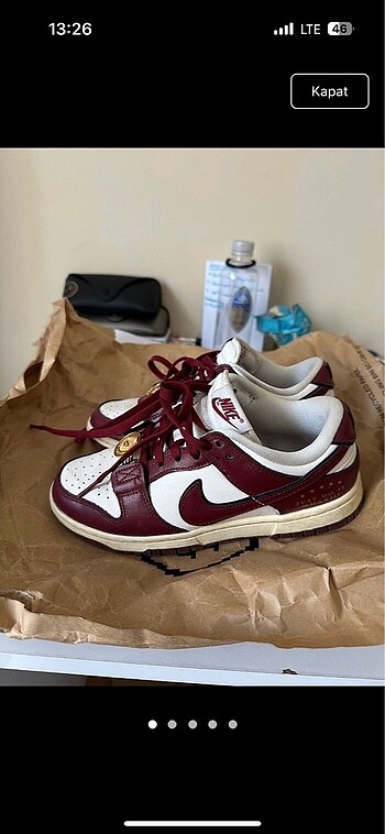 Nike dunk low SE sisterhood Team Red